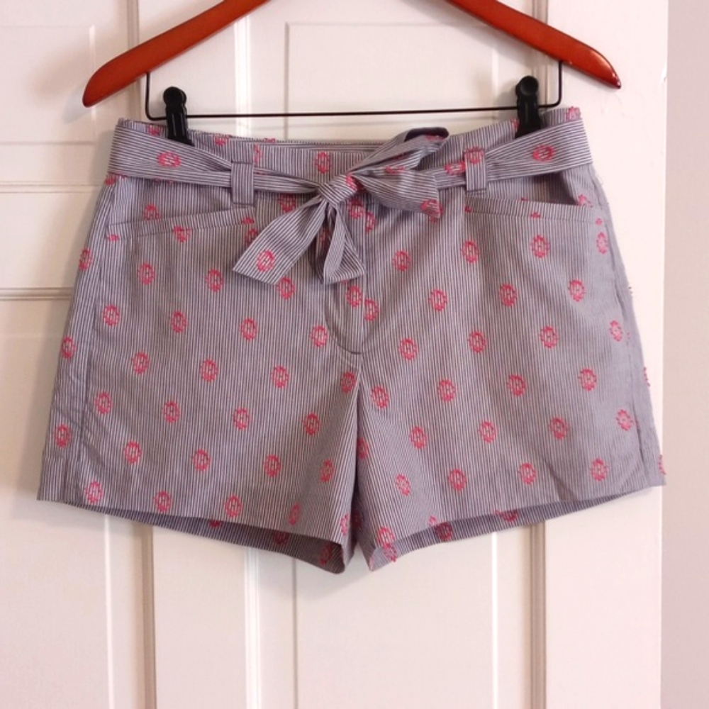 🆕 💋LOFT💋 - Striped Embroidered Belted Shorts